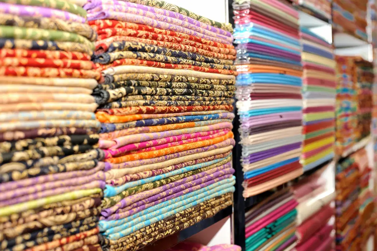 que-ramener-de-dubai-souvenirs-tissus-nehome