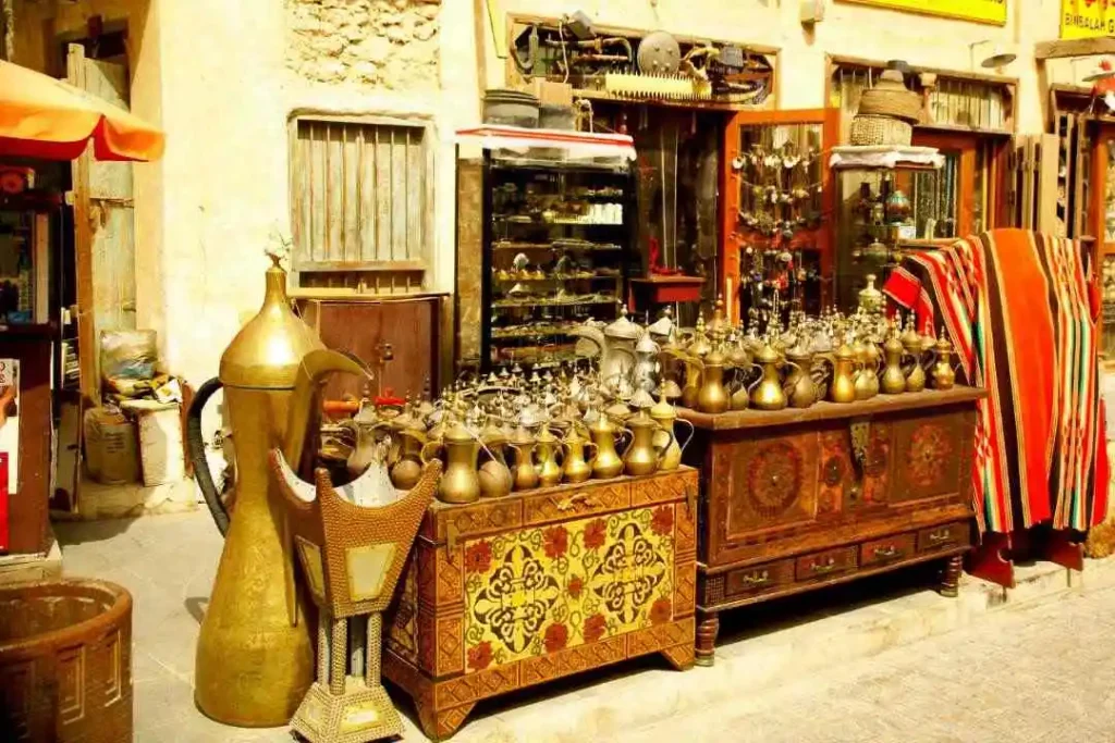 Doha et Dubai ont su conserver leur patrimoine culturel - Souq Waqif à Doha Qatar 