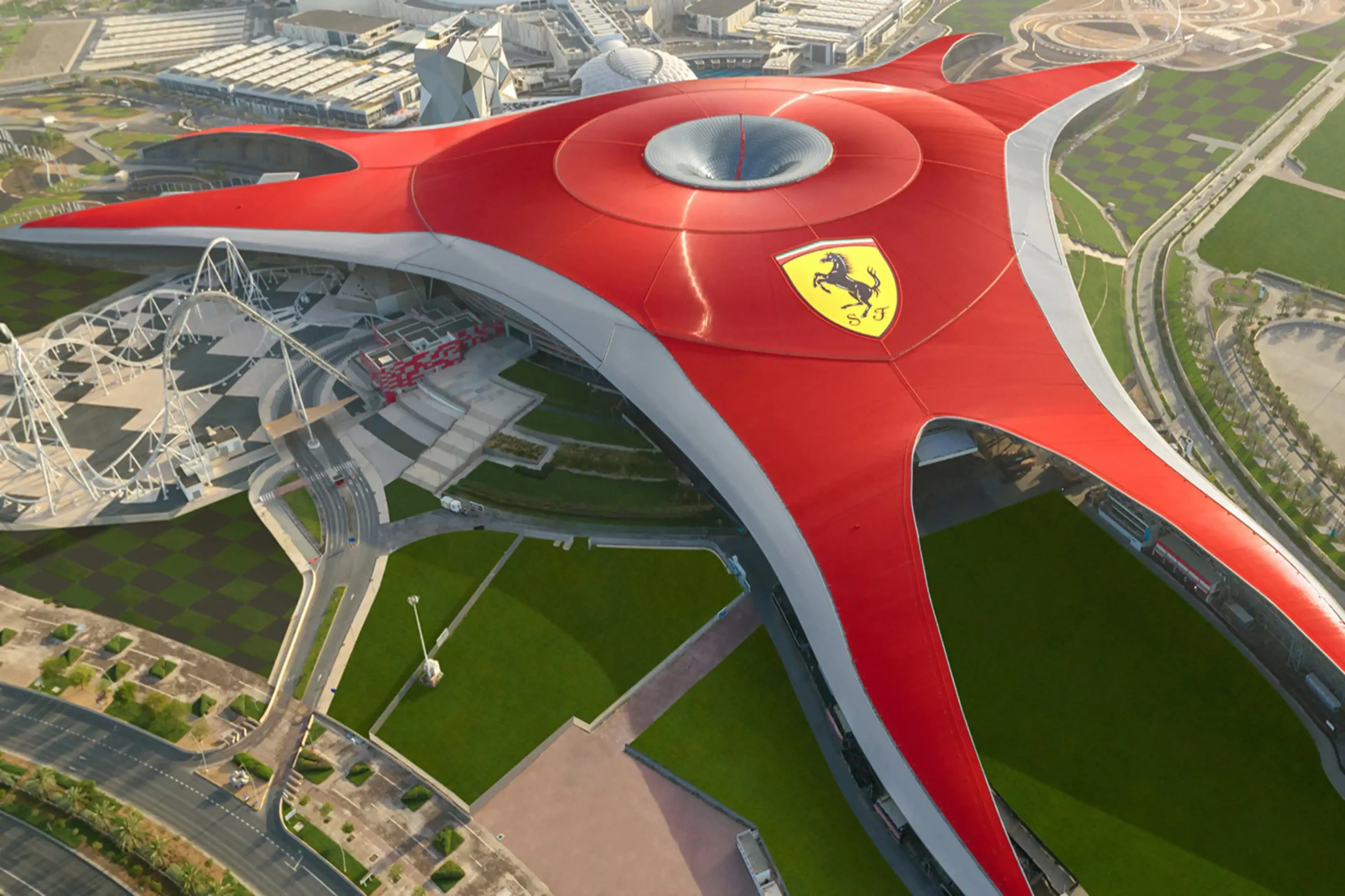 Ferrari World vue du ciel à Abu Dhabi