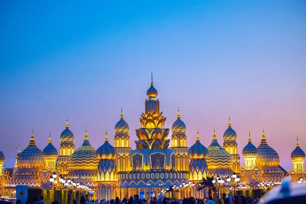 Global village dubai de nuit 