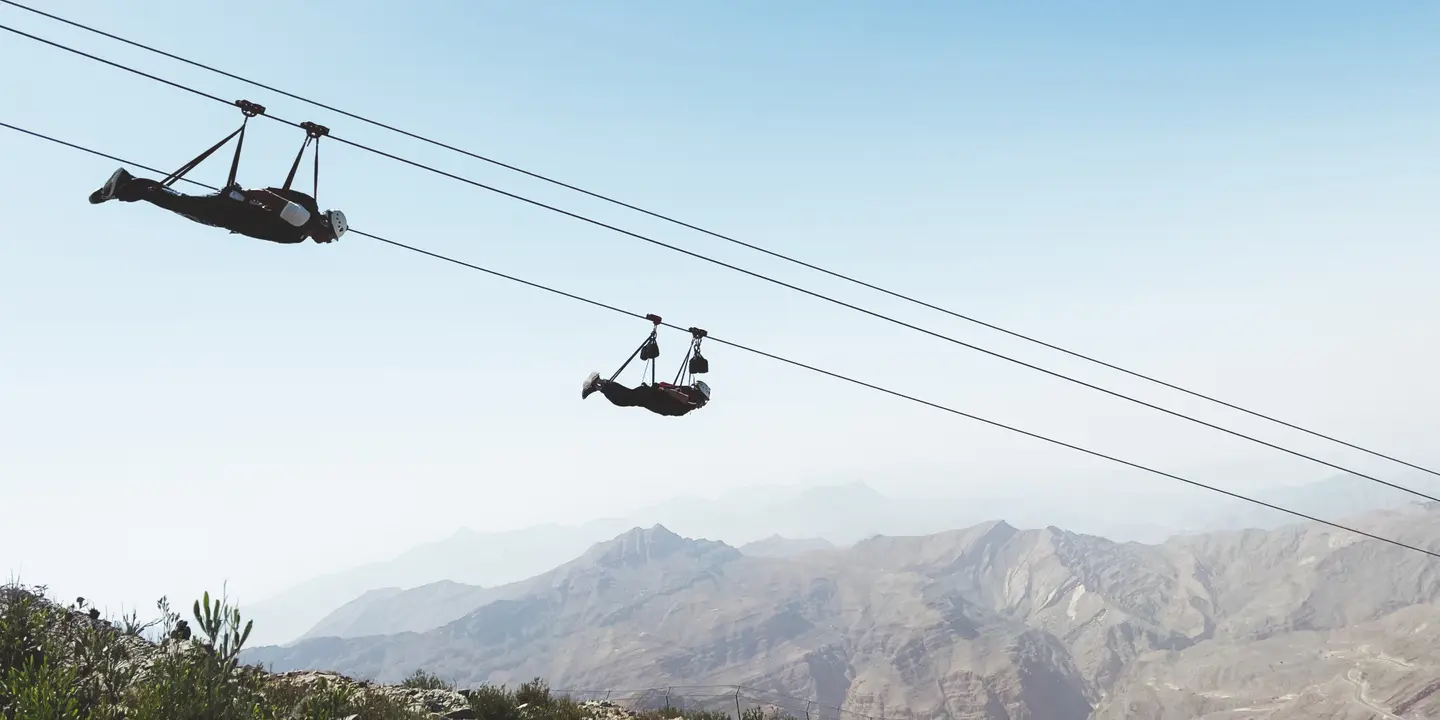 Tyrolienne à Jebel Jais au dessus des montagnes