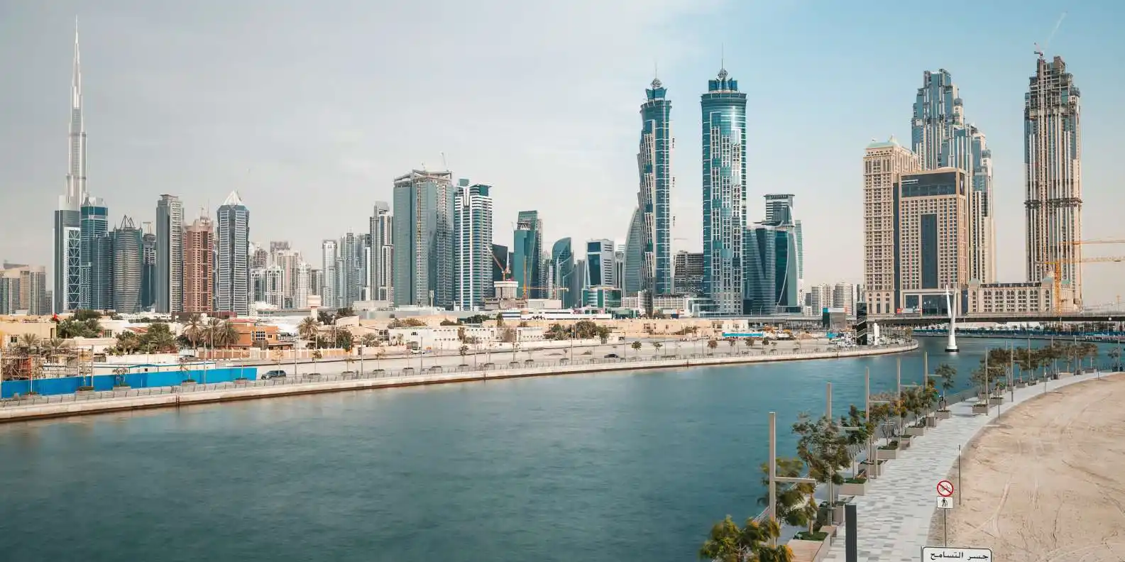 Dubai Canal Walk en bord de mer