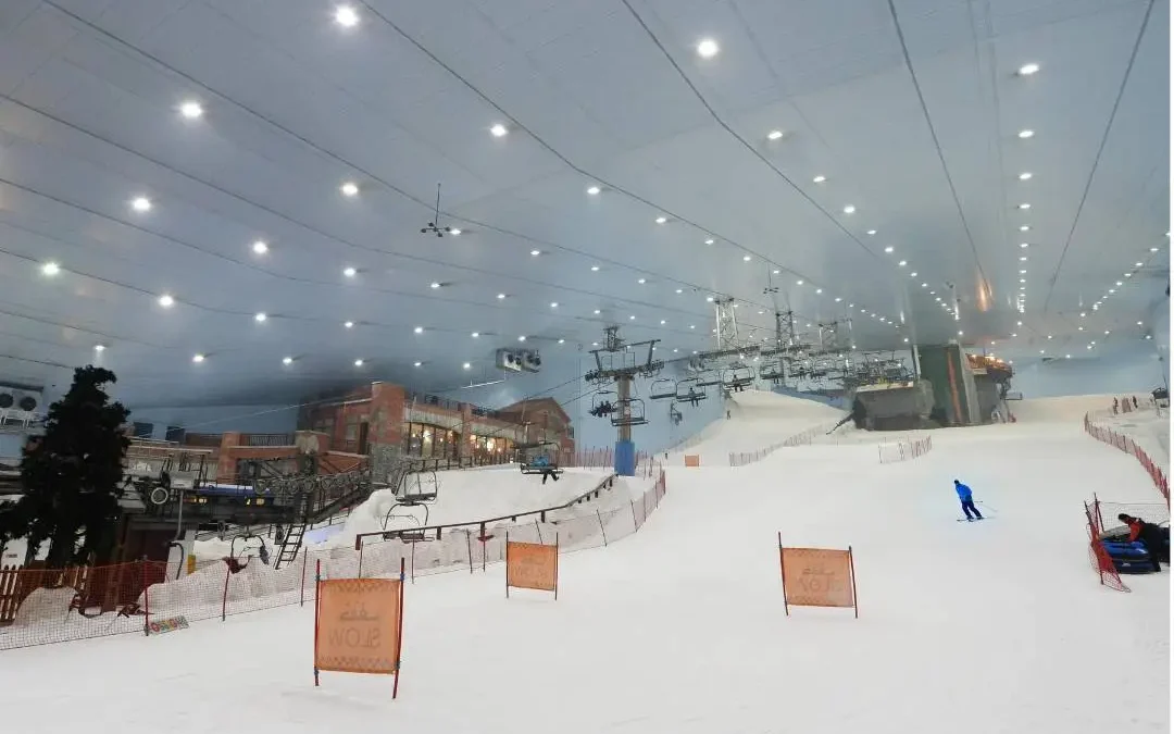 Faire du ski à Dubaï en plein désert