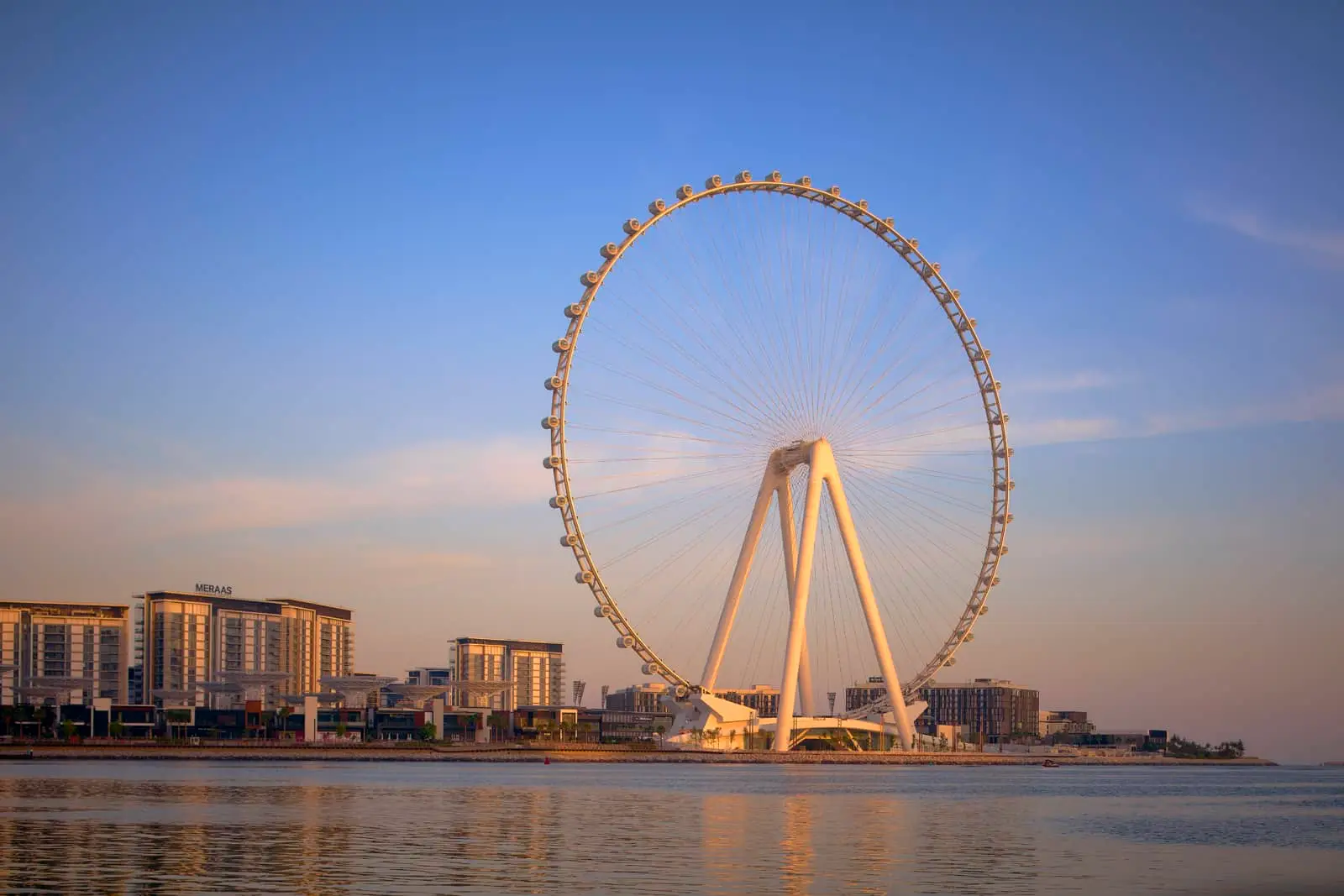 Ain Dubaï au couché du soleil