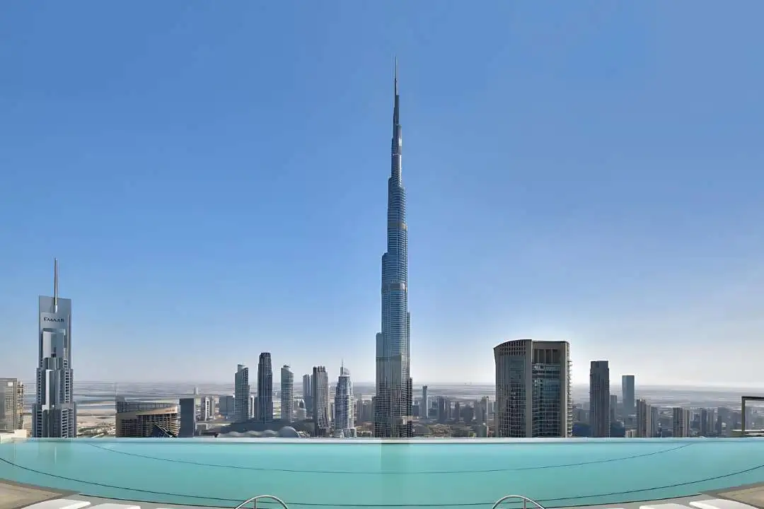 Le Burj Kahlifa depuis Infinity Pool de l'Adress Sky View